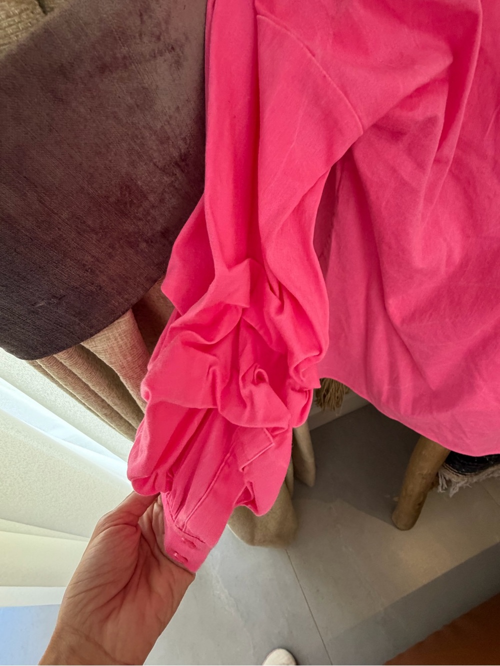 Alice + Olivia Hot Pink Ruffle Sleeve Button-Down Blouse Size S/P - Picture 3 of 5